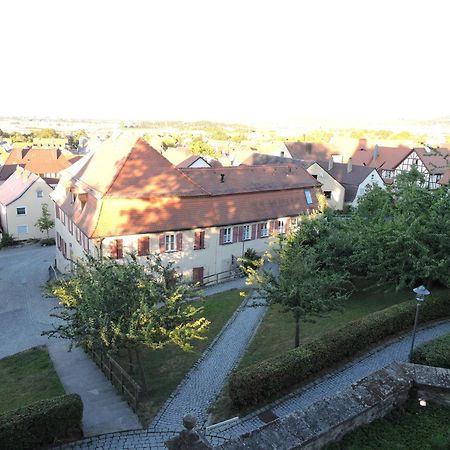 Turmstueble Im Torhaus Von 1545 Lejlighed Burgbernheim Eksteriør billede