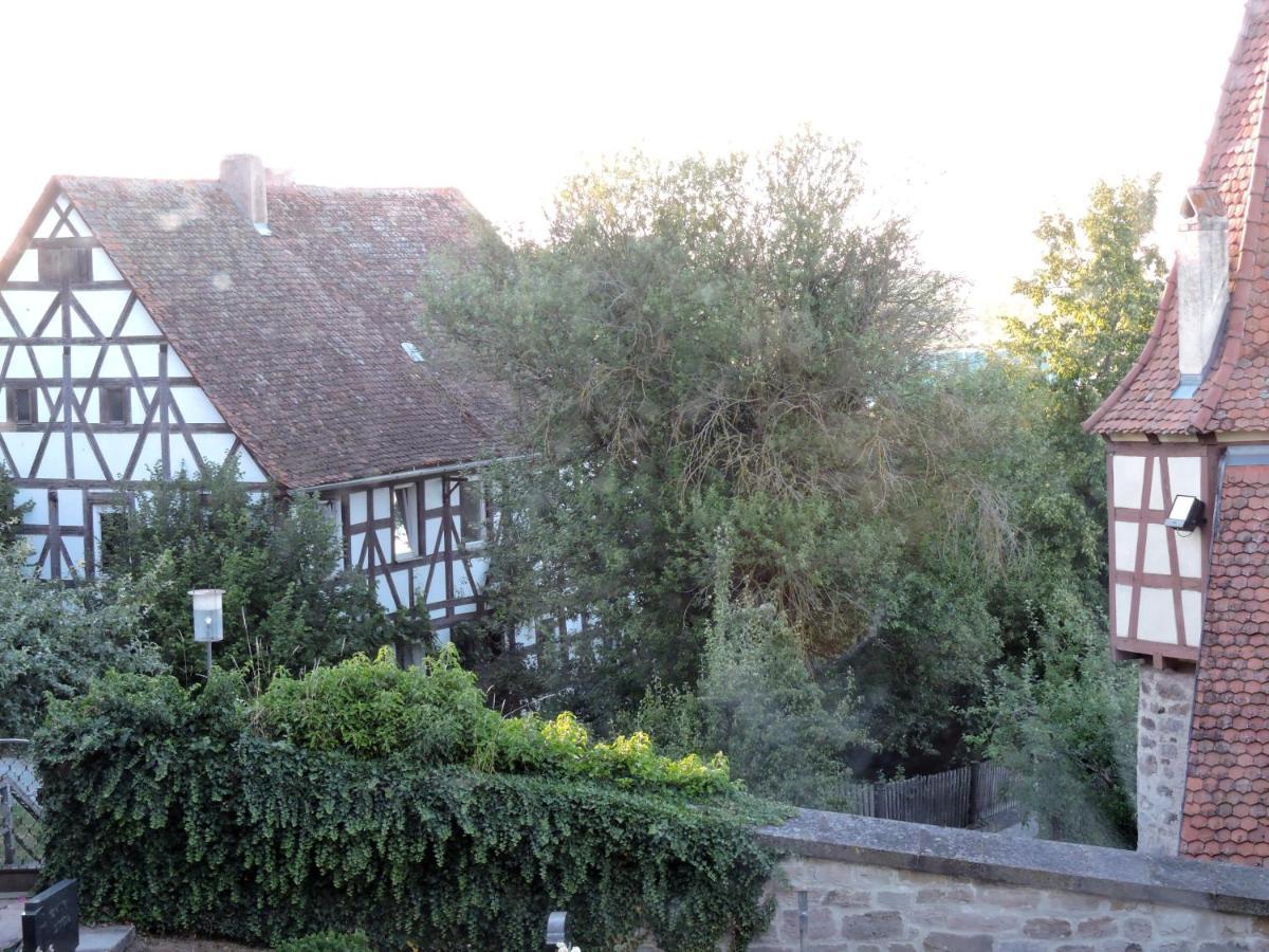Turmstueble Im Torhaus Von 1545 Lejlighed Burgbernheim Eksteriør billede